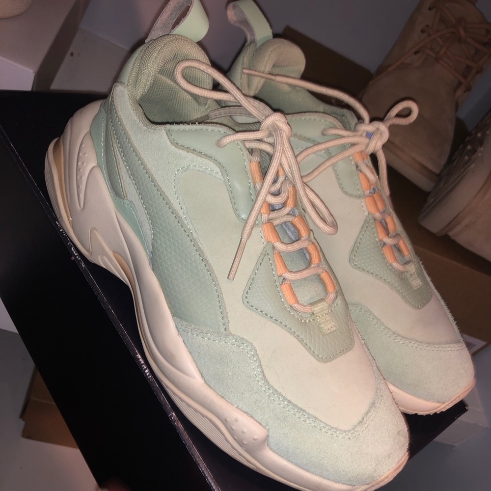 Puma thunder desert women’s sneakers